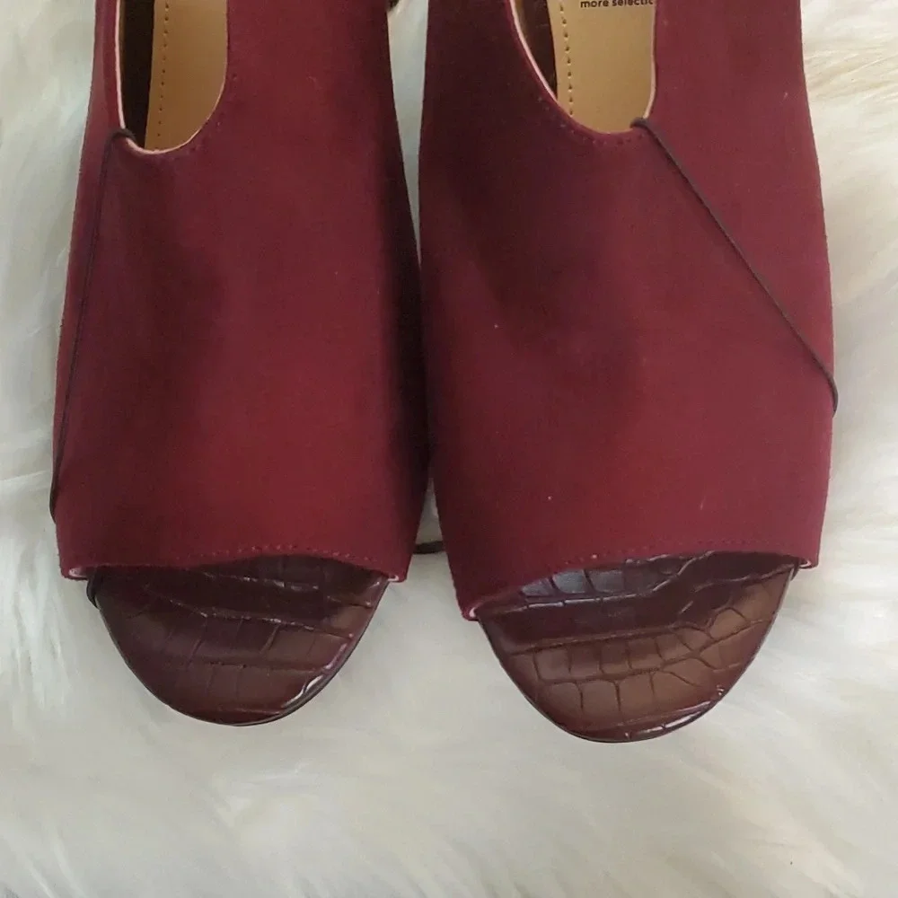 NEW Liz Claiborne Suede Like Burgundy,Gold and Textured Heel, Adjustable Buckle